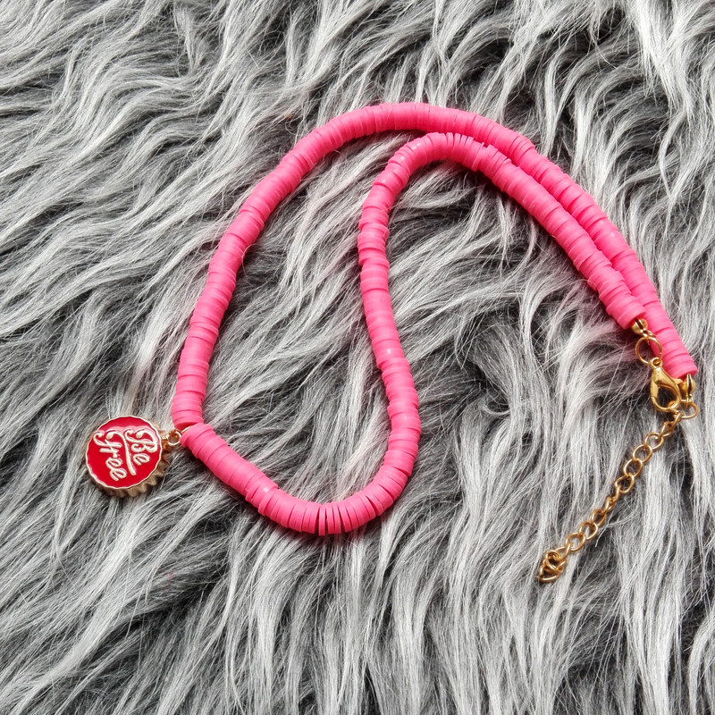 گردنبند دخترانه مدل فیمو طرح Be Free کد 201 گردنبند دخترانه مدل فیمو طرح Be Free کد 201