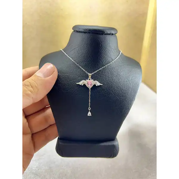 گردنبند نقره زنانه سواروسکی مدل بال فرشته مدل بال زدن فرشته کد 697452