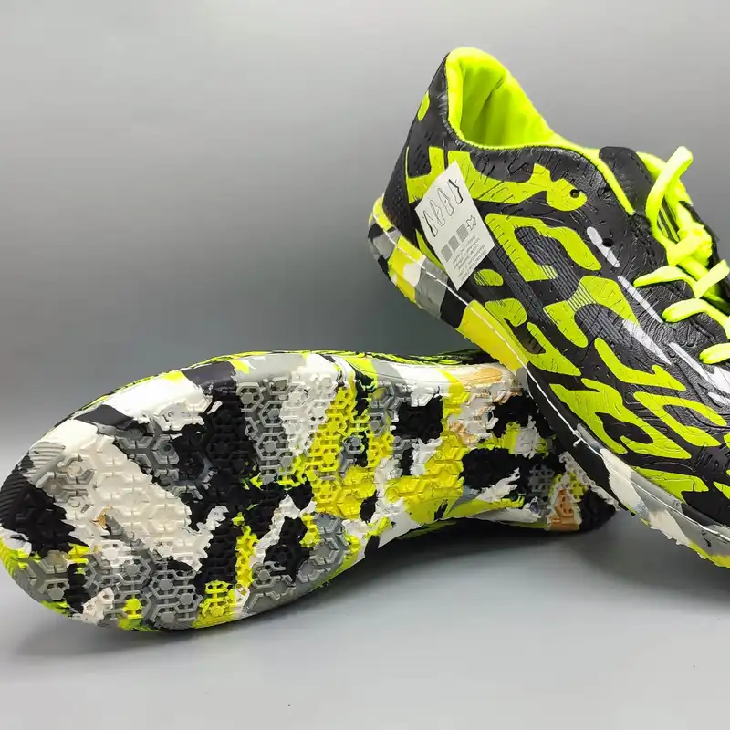 کفش فوتسال مردانه مدل سالنی حرفه ای رنگ فسفری