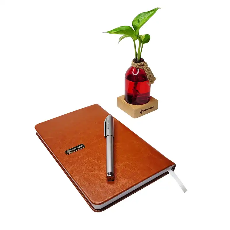 سالنامه سال 1402 پدیده نقش مدل چرم ترمو