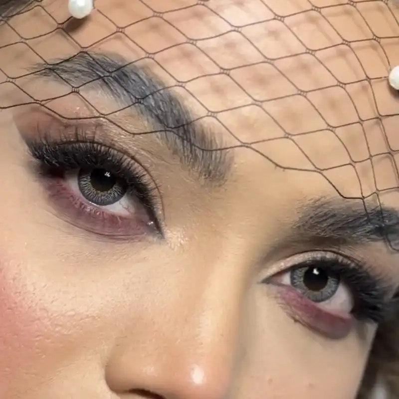 لنز چشم هرا کد ۰۱۰ رنگ طوسی عسلی