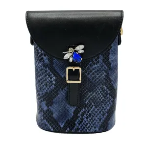 کیف دوشی زنانه مدل kdsz