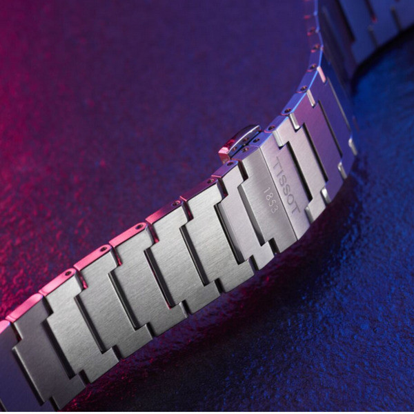 ساعت مچی عقربه‌ای مردانه تیسوت مدل T137.410.11.051.00