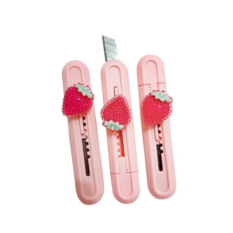 کاتر مدل توت فرنگی الماسی بسته 3 عددی