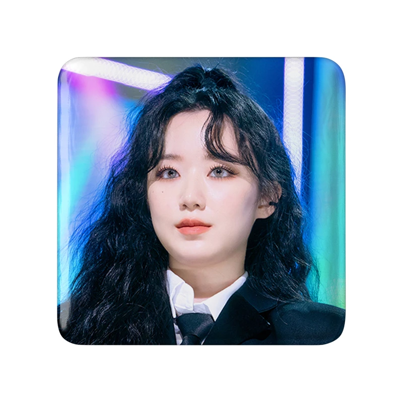 مگنت خندالو طرح شوهوآ گروه جی آیدل Gidle  مدل مربعی کد 19549