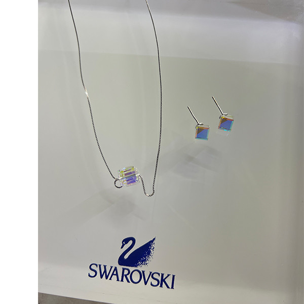 نیم ست نقره زنانه سواروسکی مدل مکعب اوپال کد 653221