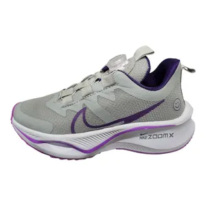 کفش پیاده‌روی مدل لبخند