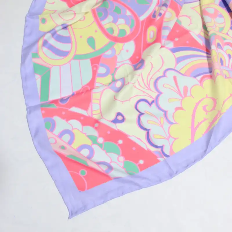 روسری زنانه مدل ابریشم دور دست دوز قواره کوچک شاد کد a-8055