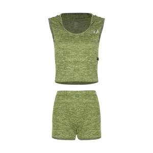 ست تاپ و شلوارک ورزشی زنانه پاتیک مدل کلاه دار 18848