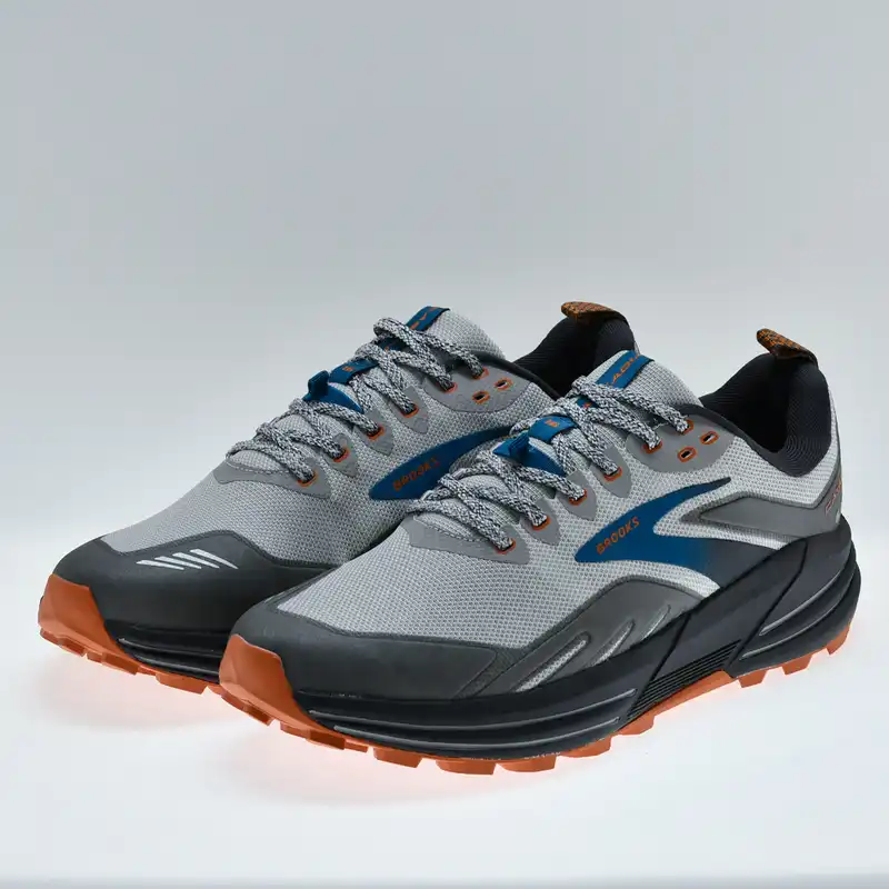 کفش مخصوص دویدن مردانه بروکس مدل cadcadia16