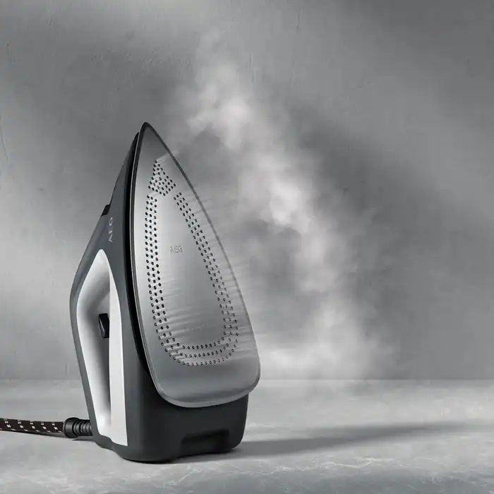 اتو مخزن دار آ ا گ مدل ST6-1-8EG