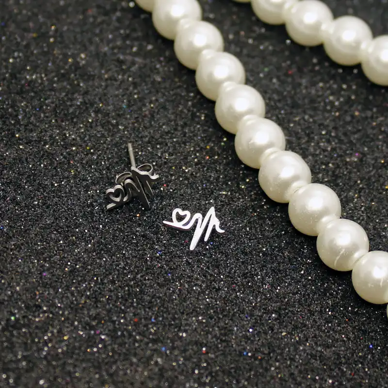 گوشواره زنانه طرح قلب و ضربان کد RKH_1537 مجموعه 2 عددی