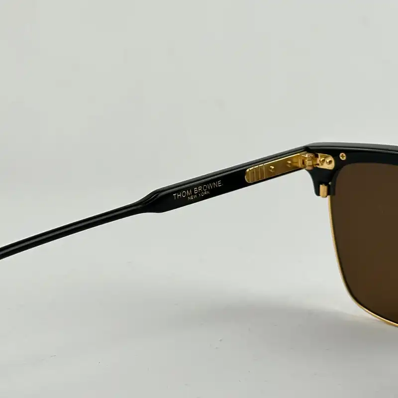 عینک آفتابی تام براون مدل TB-711-A-BLK-GLD-52