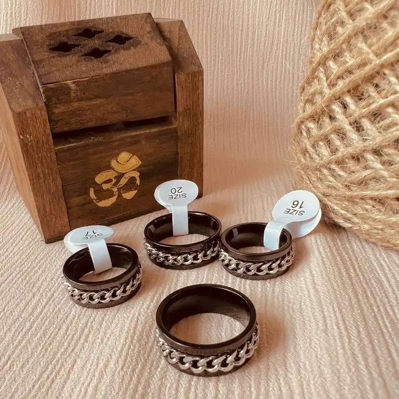 انگشتر مدل زنجیری