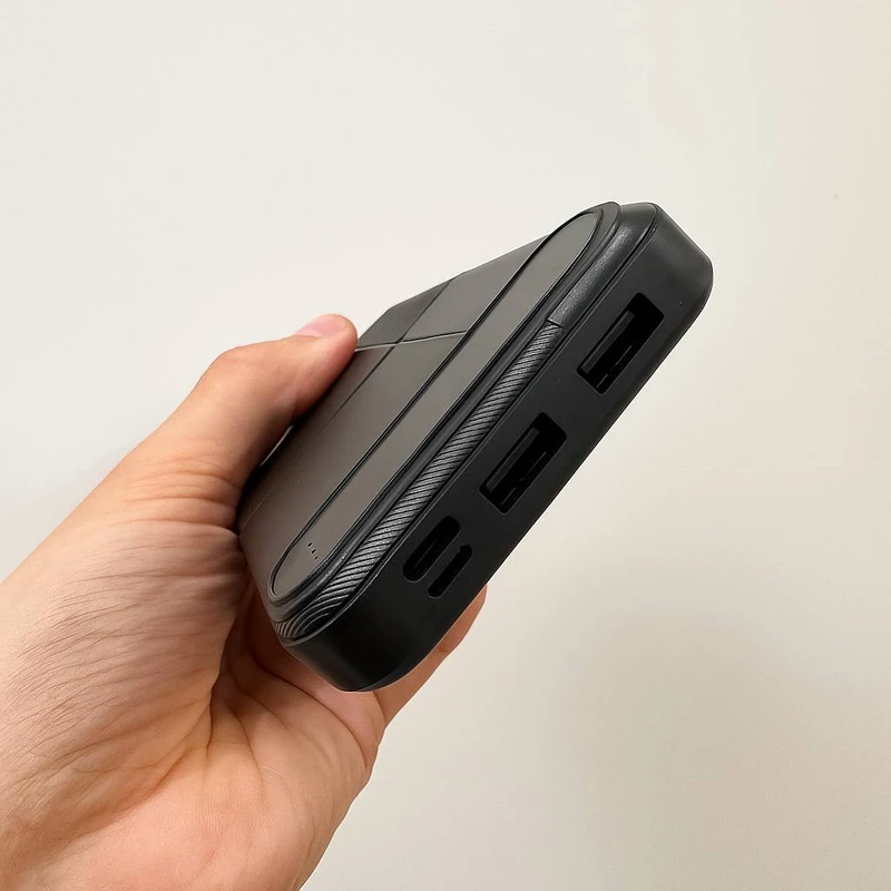 عکس شماره 7 : پاوربانک پی زد ایکس مدل v02 ظرفیت 10000 میلی آمپر ساعت