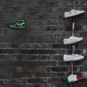 چراغ دیواری نئون دیزاین مدل Shoes-BL_GR