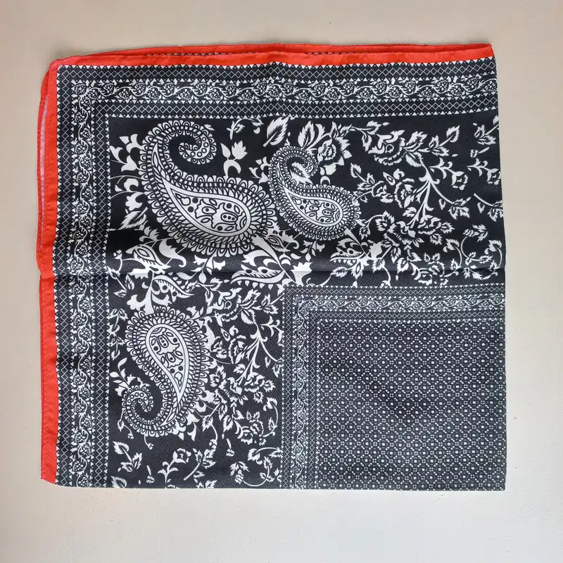 روسری زنانه مدل مینی نخی خالخالی حاشیه بته جقه کد 21