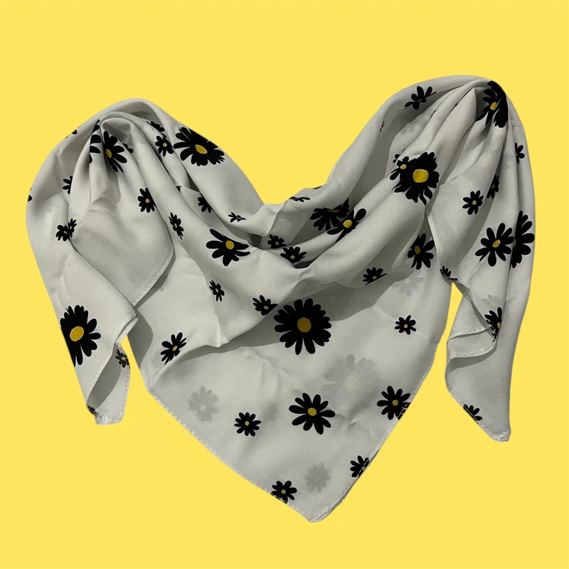 روسری زنانه مدل مینی اسکارف طرح بابونه ریز کد 0065