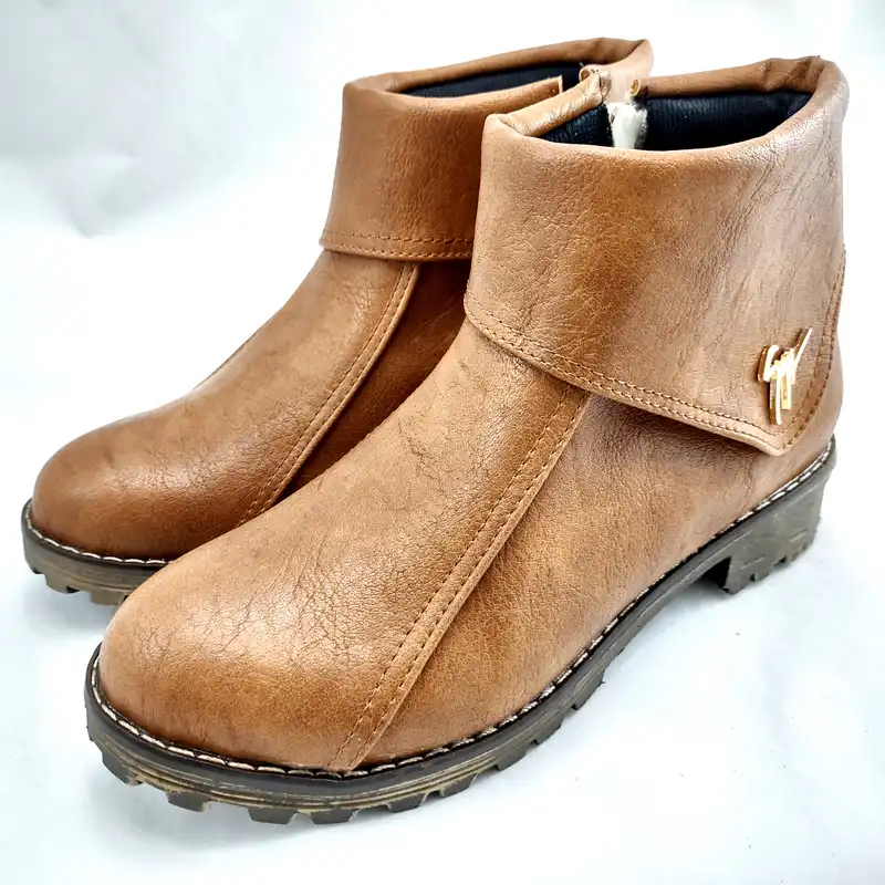 نیم بوت زنانه مدل MOM569