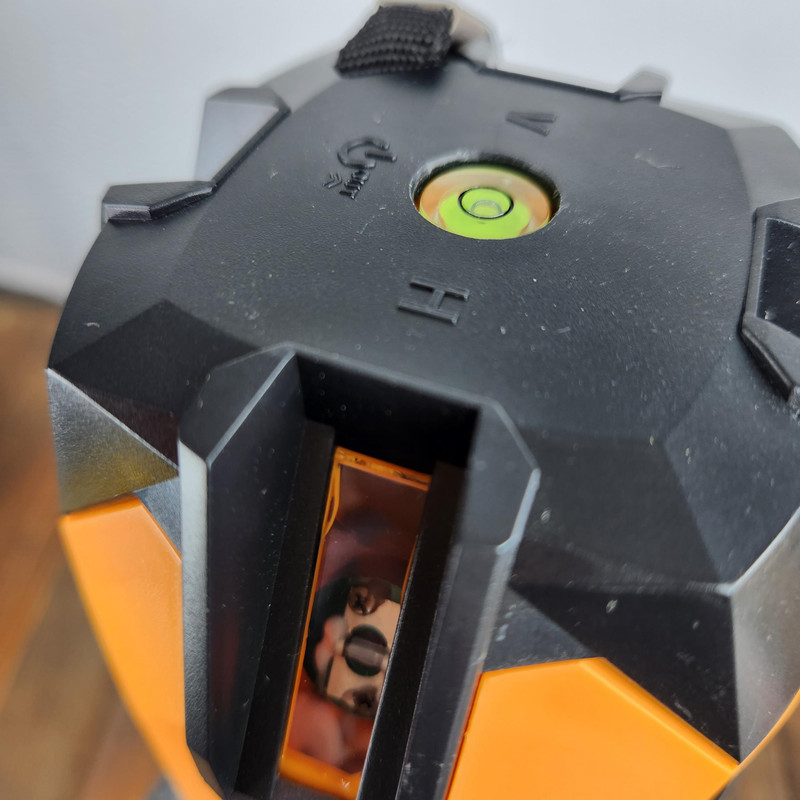 تراز لیزری صنعتی اینتیمکث کد 1201 به همراه پایه