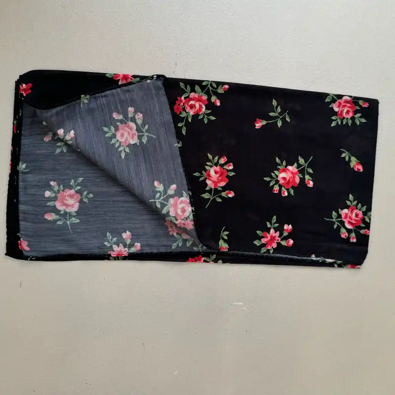 روسری زنانه مدل مینی اسکارف قواره 70 نخی گل گلی سنتی