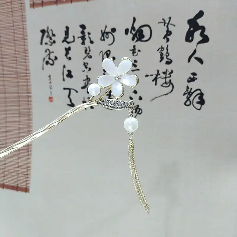 گیره مو زنانه مدل کانزاشی طرح گل یاس آویزدار