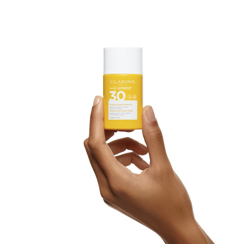 لوسیون ضد آفتاب بدون رنگ کلارنس SPF 30 مدل Mineral ‌ مناسب انواع پوست حجم 30 میلی لیتر