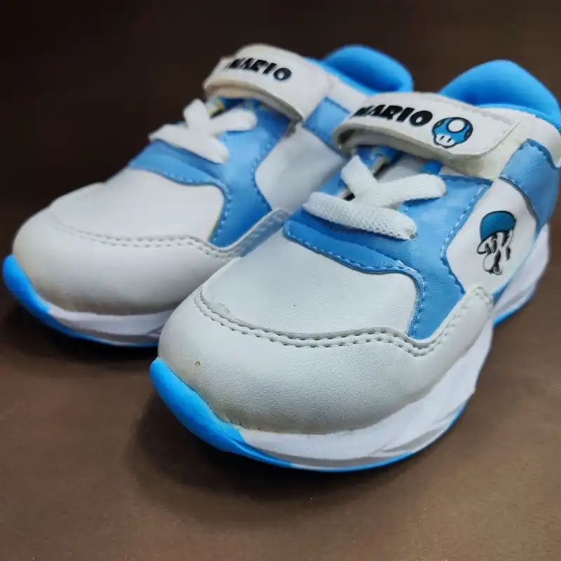 کفش مخصوص پیاده روی مدل 2025