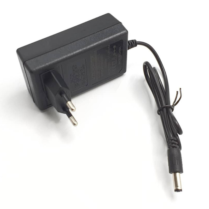 اره زنجیری شارژی مینی باس مدل BOSS-10 اره زنجیری شارژی مینی باس مدل BOSS-10