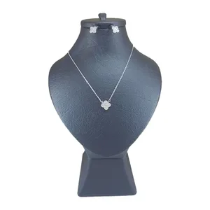 نیم ست نقره زنانه مدل گل نگین دار کد 1