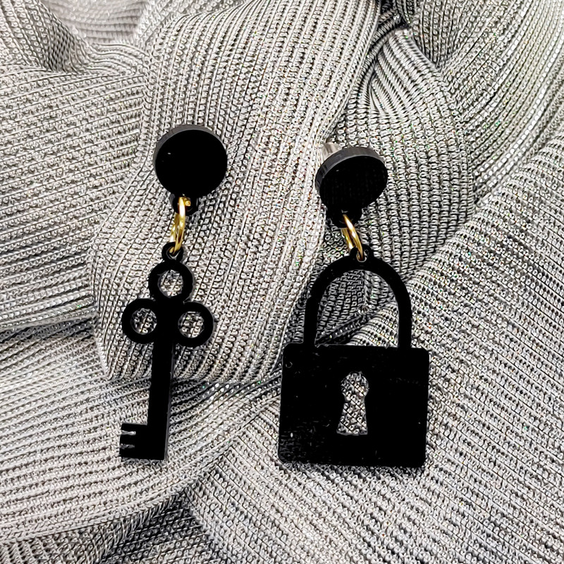 گوشواره زنانه طرح قفل و کلید کد RKH_1579