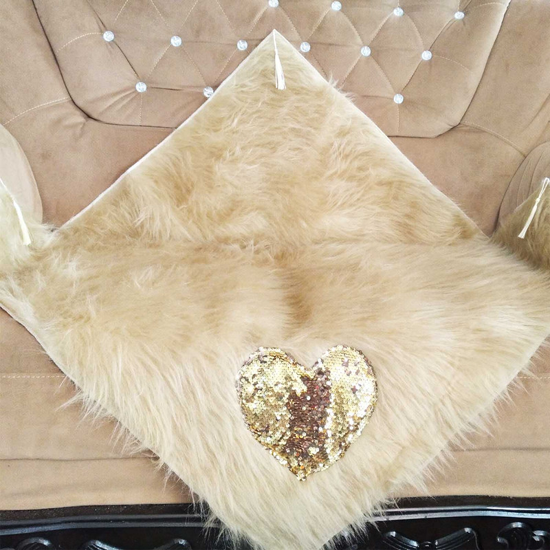 شال مبل کالامیر مدل خز قلب پولکی کد 90 ×90 سانتی متر