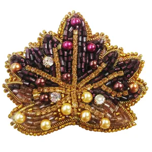 گل سینه زنانه طرح برگ کد 01