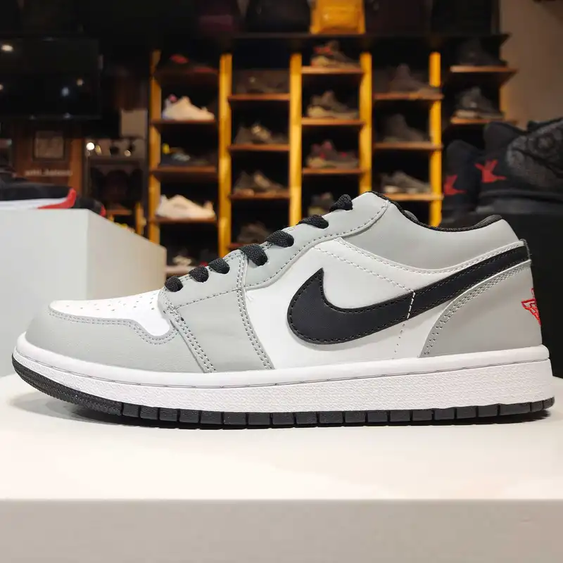 کفش پیاده روی مدل AIR JORDAN 1 LOW GRYWHBK-120003025