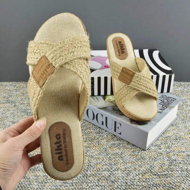 صندل زنانه نیکتا مدل Comfort Walking CR.2865