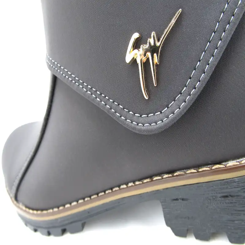 نیم بوت زنانه مدل MOM547