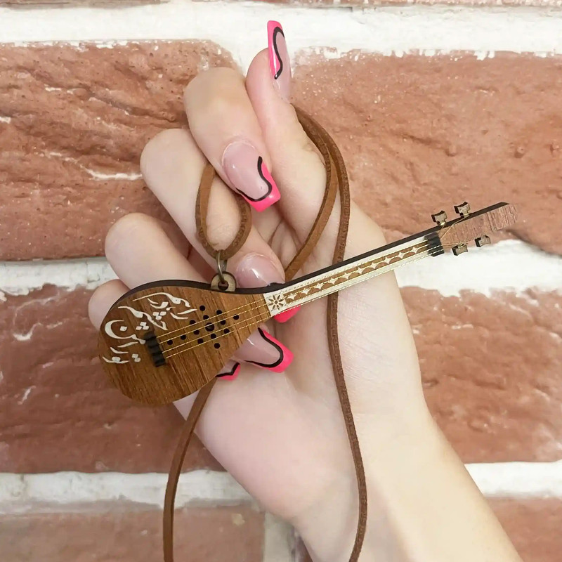 گردنبند طرح ساز سه تار کد m.2535b