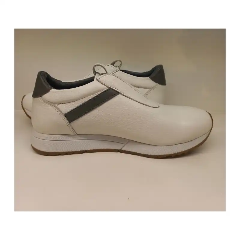 کفش روزمره زنانه سرزمین چرم کد 141801 رنگ سفید
