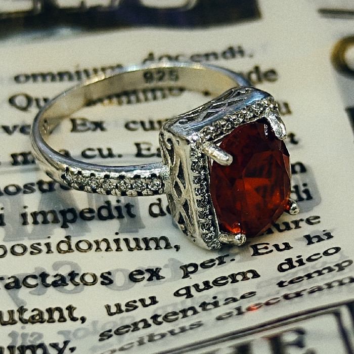 انگشتر نقره زنانه مدل سنگ یاقوت صنعتی کد 7400