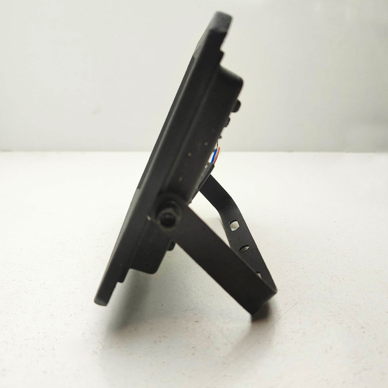 پروژکتور 30 وات شاهچراغ مدل ABAN IP66 پروژکتور 30 وات شاهچراغ مدل ABAN IP66