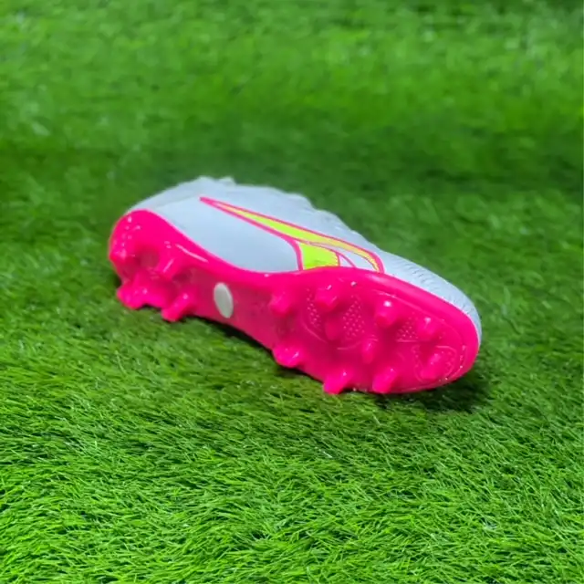 کفش فوتبال مردانه مدل استوک دار جمن pum2024