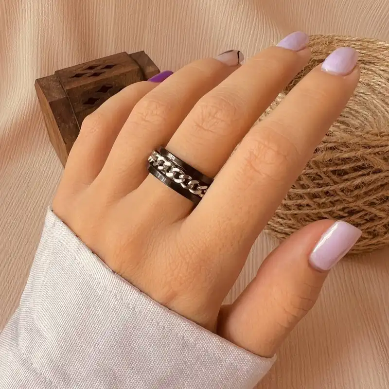 انگشتر مدل زنجیری