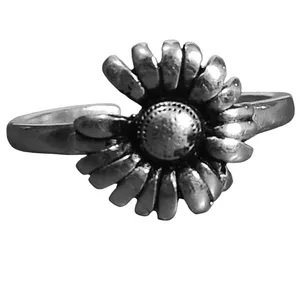 انگشتر نقره زنانه مدل گل بابونه