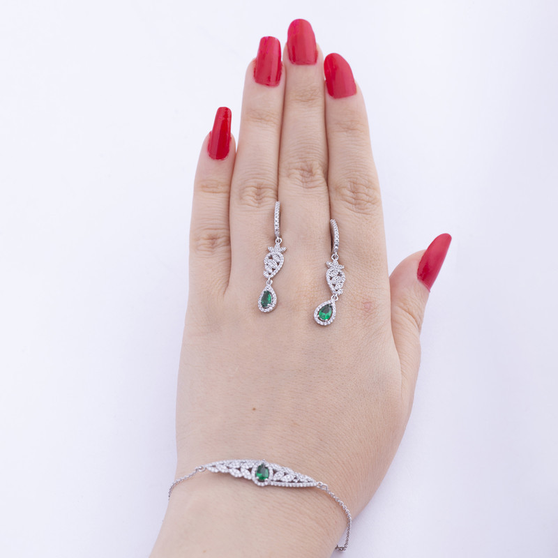 نیم ست نقره زنانه مدل گلبرگ نگین زمرد N.SH-RZZDEH-0023