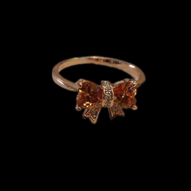 انگشتر زنانه مدل پاپیون نگین دار انگشتر زنانه مدل پاپیون نگین دار