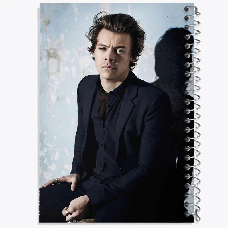 دفتر نت موسیقی 50 برگ خندالو مدل هری استایلز گروه موسیقی وان دایرکشن One Direction کد 18898