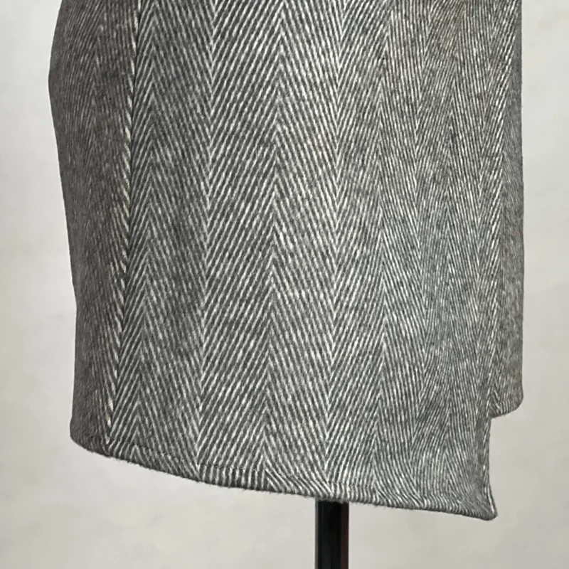 عکس شماره 14 : ست کت و دامن رسمی زنانه مدل پشمی کجراه کد ak1469