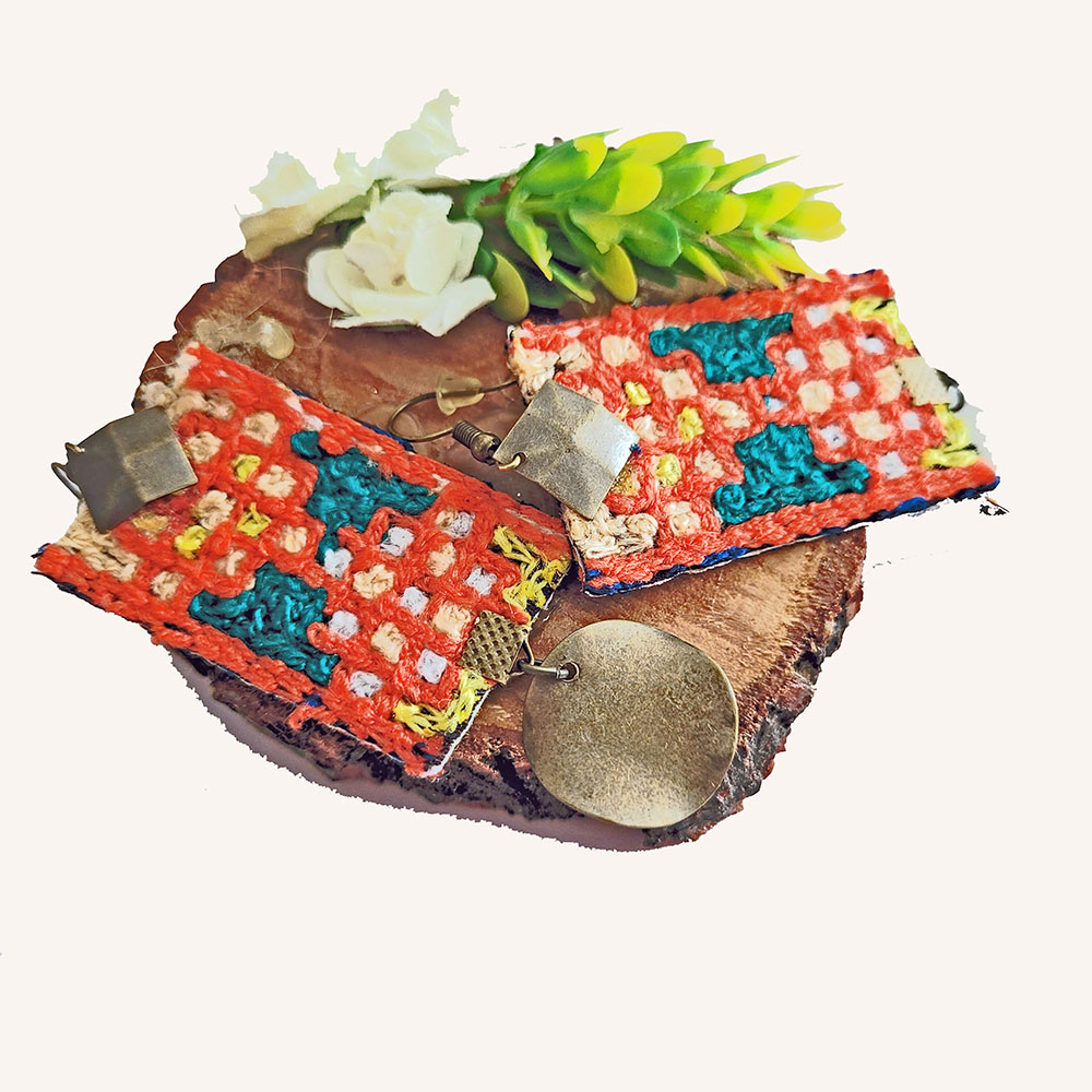 گوشواره دست دوز زنانه مدل سوزندوزی نیک ثمر