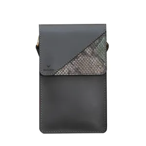 کیف دوشی زنانه چرم بارثاوا مدل 1253