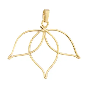 آویز گردنبند طلا 18 عیار زنانه تاج مدل 1A383